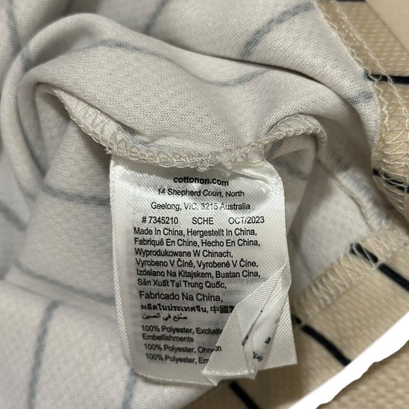 Kids NBA Los Angeles Lakers Baseball Style Jersey Size 2 Pinstripe Yellow Trim - Picture 7 of 8